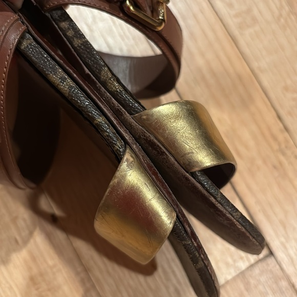 Louis Vuitton  Slide Sandals  size (37- 7) Sorry NO BOX - Picture 15 of 17